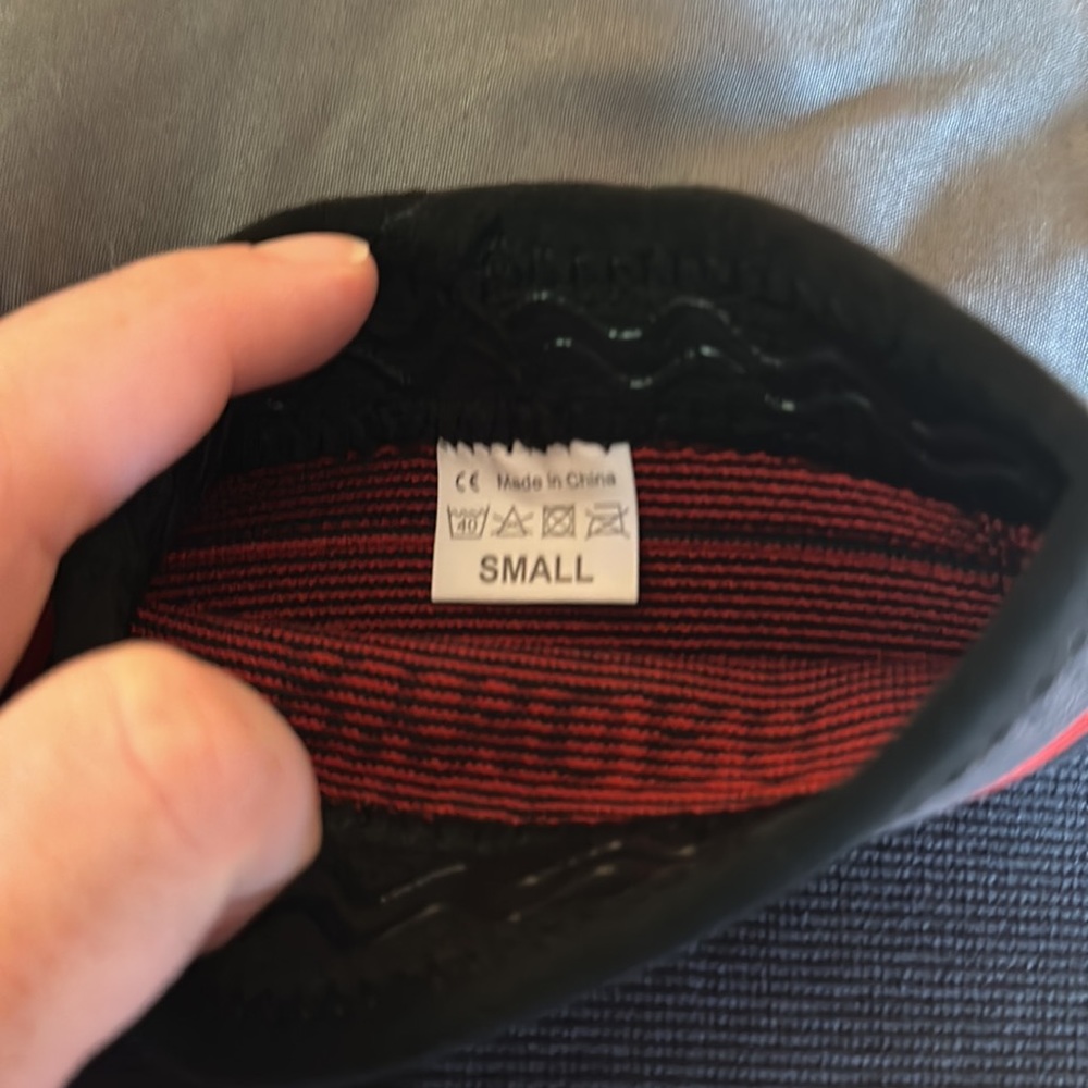 Knee Compression Support Sleeve - Picture 5 of 9